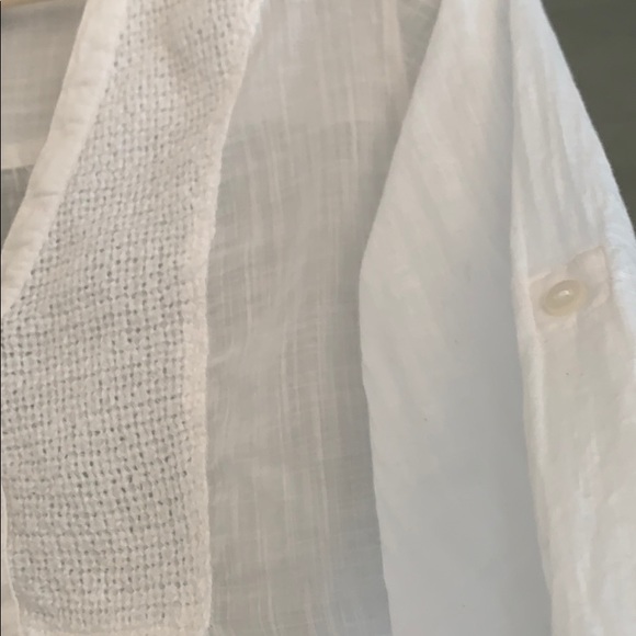 Gap pretty white top - Picture 3 of 6